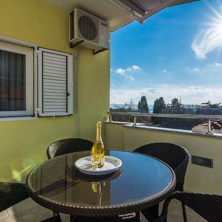 Apartman Mladenka Sukošan Exterior foto